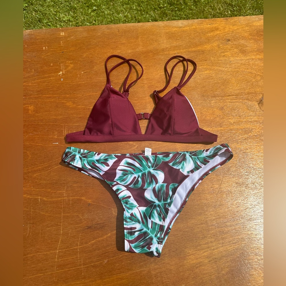 Women’s bathing suit